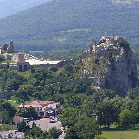 فندق Hradna Brana 4*